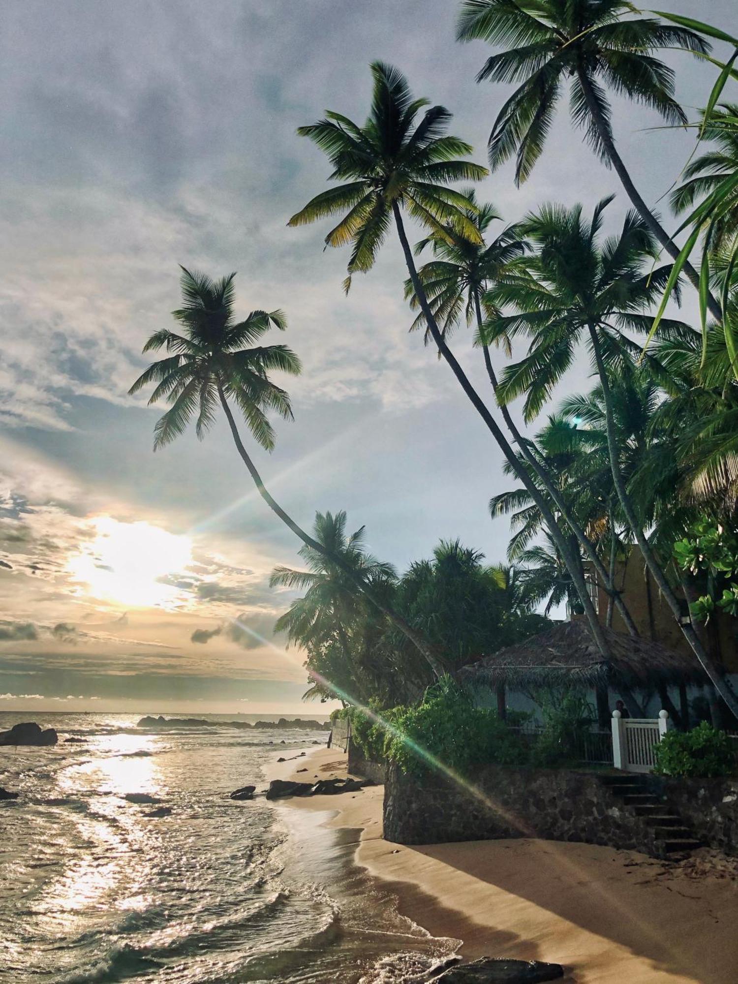 Satin Doll Hotel Unawatuna Exterior foto